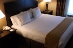Отель Holiday Inn Express & Suites Fairmont