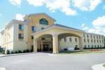 Отель La Quinta Inn & Suites Richmond - Kings Dominion