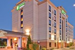 Отель Holiday Inn Express Hotel & Suites Bloomington