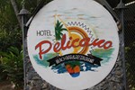 Отель Pelican Beachfront Hotel