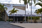 Отель Bridge Motor Inn