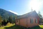 Отель Mt. Revelstoke Alpine Chalets