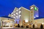 Отель Holiday Inn Express Hotel & Suites Asheville - Biltmore Square Mall