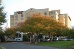 Отель Embassy Suites Greensboro Airport