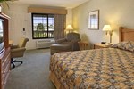 Отель Ramada Inn and Suites Costa Mesa/Newport Beach