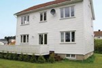 Holiday home Mandal Neseveien