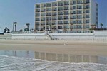 Отель Days Inn Daytona Oceanfront