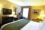 Отель Comfort Inn and Suites Paramus