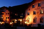 Отель Strasserwirt - Herrenansitz zu Tirol