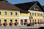 Отель Landgasthof Pernsteiner