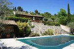 Pierres piscine et vue dominante en Provence