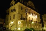 Отель Hotel Weisses Haus