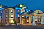 Отель Holiday Inn Express and Suites - Quakertown