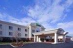 Отель Holiday Inn Express Hotels and Suites Toledo-Oregon