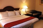 Отель Holiday Inn Express Hotel & Suites MARION
