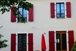 Апартаменты Gite Les Volets Rouges