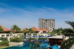 Отель The Oriental Beach Resort