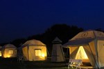 Отель The Camping Field Suan Phung
