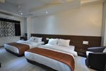 Отель Hotel Shri Sai Manish