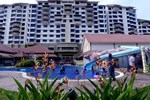 Отель Puteri Beach Resort