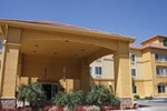 Отель La Quinta Inn & Suites Visalia Sequoia Gateway 