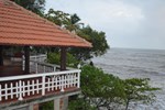 Отель Sea Shell Haris Beach Home
