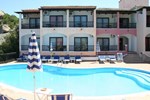 Отель Hotel Club Li Graniti