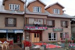 Pineview Hotel and Restaurant Tangmarg