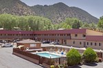Отель Cedar Lodge Motel