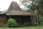 Отель Pondok Cilengkrang Private Villa