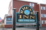 Rhea's Inn by the Sea