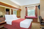 Отель Microtel Inn & Suites by Wyndham Raleigh