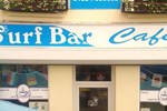 Апартаменты The Surf Bar Cafe Bed and Breakfast
