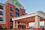 Отель Holiday Inn Express & Suites Emporia Northwest