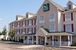 Отель Quality Inn & Suites Cincinnati Sharonville