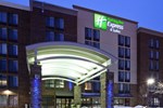 Holiday Inn Express & Suites Bloomington West