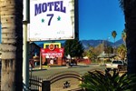Отель Downtown Motel 7