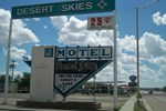 Отель Desert Skies Motel