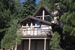 Отель Tahoe Donner Cabin with Alpine Views and Hot Tub