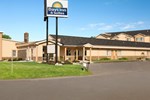 Отель Days Inn and Suites Glenmont/Albany