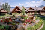 Отель Glacier Mountain Lodge