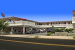 Отель The Coral Sands Motel