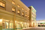 Отель Holiday Inn Hotel & Suites Bakersfield