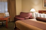 Отель ClubHouse Inn & Suites Topeka