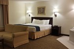 Отель Gateway Inn & Suites