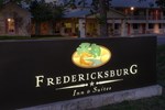 Отель Fredericksburg Inn and Suites