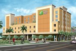 Отель Holiday Inn Express Fort Lauderdale Airport South