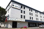 Отель Admiral Inn & Suites