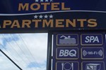 Отель Charm City Motel