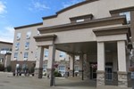 Отель Service Plus Inns & Suites Drayton Valley
